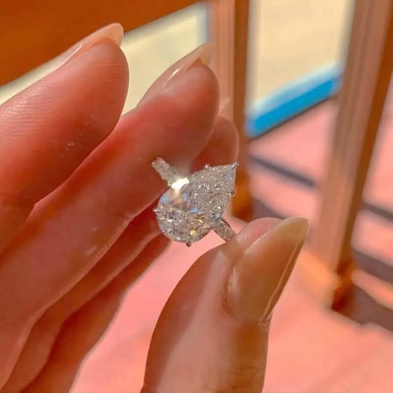 Elegant Teardrop Cubic Zirconia Engagement Ring 2
