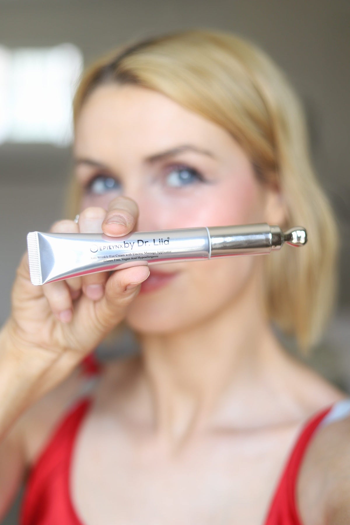 Cooling Depuffing Eye Cream 12