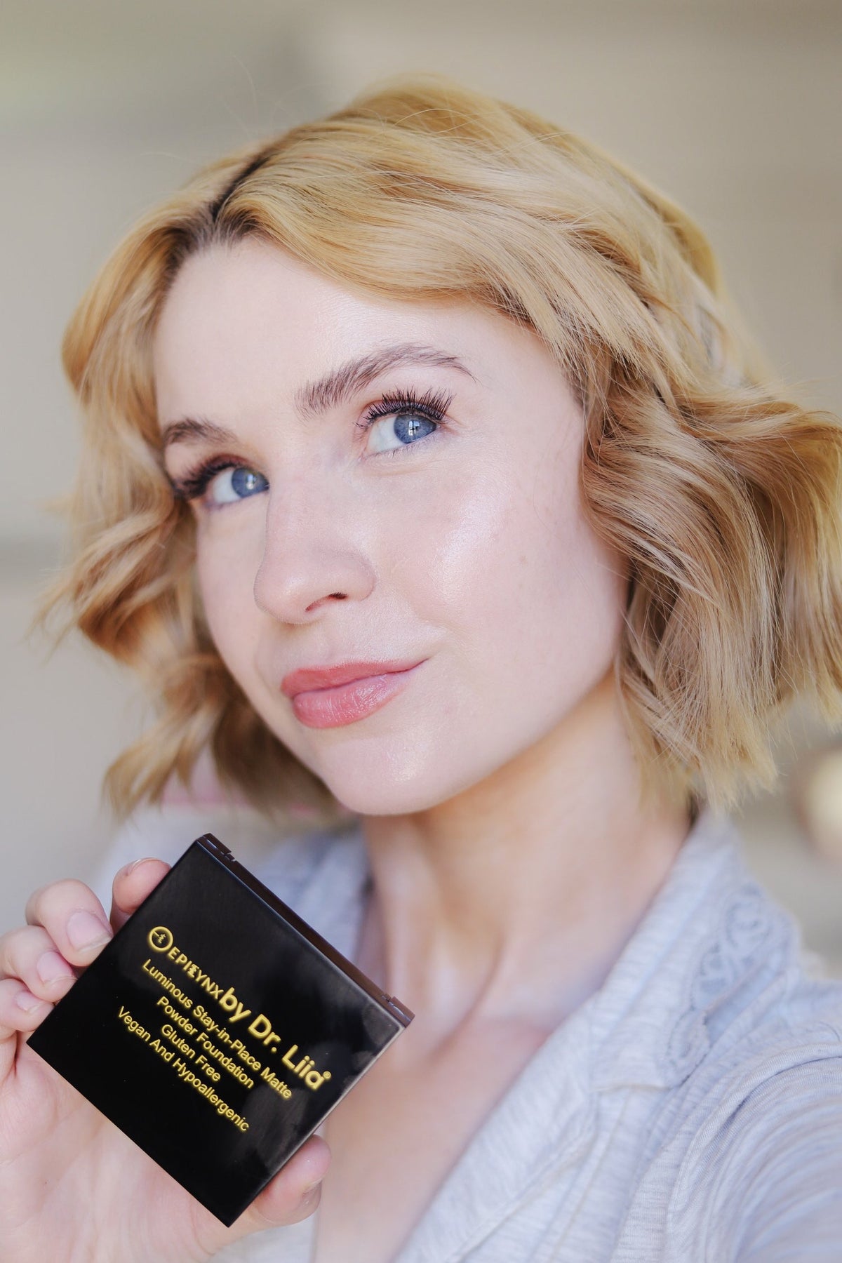 Luminous Powder Foundation for Mature Skin 39