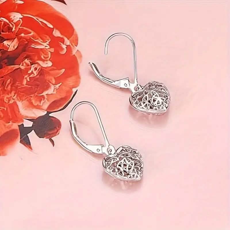 Exquisite Hollow Heart-Shaped Hoop Earrings 3