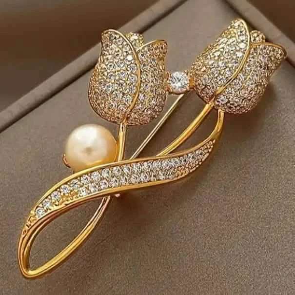 Exquisite Tulip-Shaped Faux Pearl Brooch Adorned with Artificial Diamond 1