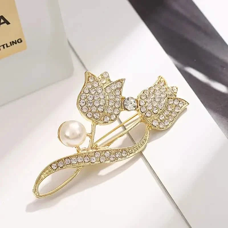 Exquisite Tulip-Shaped Faux Pearl Brooch Adorned with Artificial Diamond 4