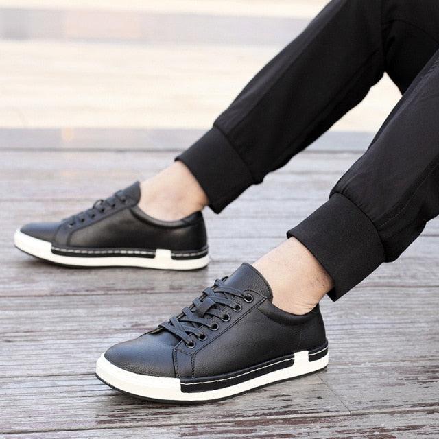 Fashion Leather Mens Shoes Soft High Quality Mens Casual Shoes Flat Footwear Classic Black White Men Fashion Walking Shoes Comfortable Modern Design 8