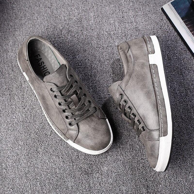 Fashion Leather Mens Shoes Soft High Quality Mens Casual Shoes Flat Footwear Classic Black White Men Fashion Walking Shoes Comfortable Modern Design 6