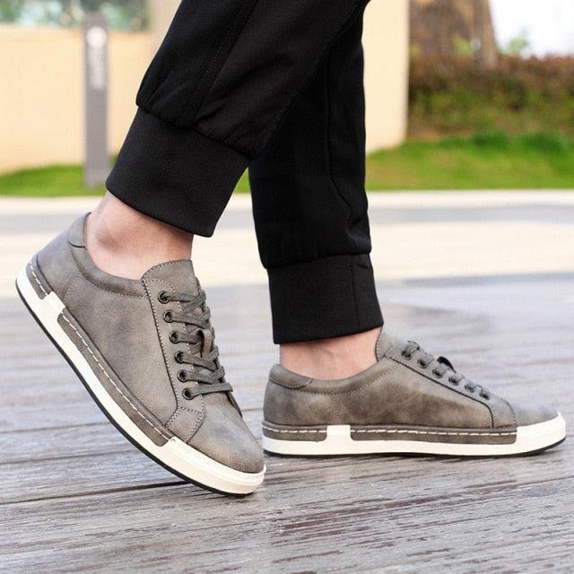 Fashion Leather Mens Shoes Soft High Quality Mens Casual Shoes Flat Footwear Classic Black White Men Fashion Walking Shoes Comfortable Modern Design 13