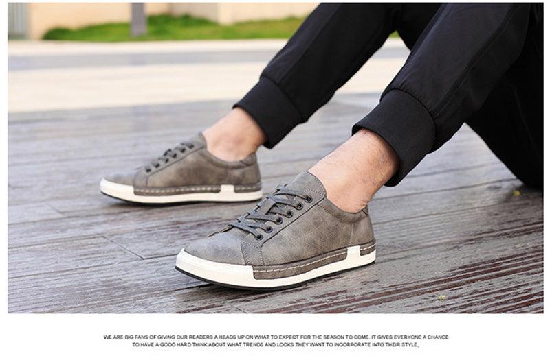Fashion Leather Mens Shoes Soft High Quality Mens Casual Shoes Flat Footwear Classic Black White Men Fashion Walking Shoes Comfortable Modern Design 3