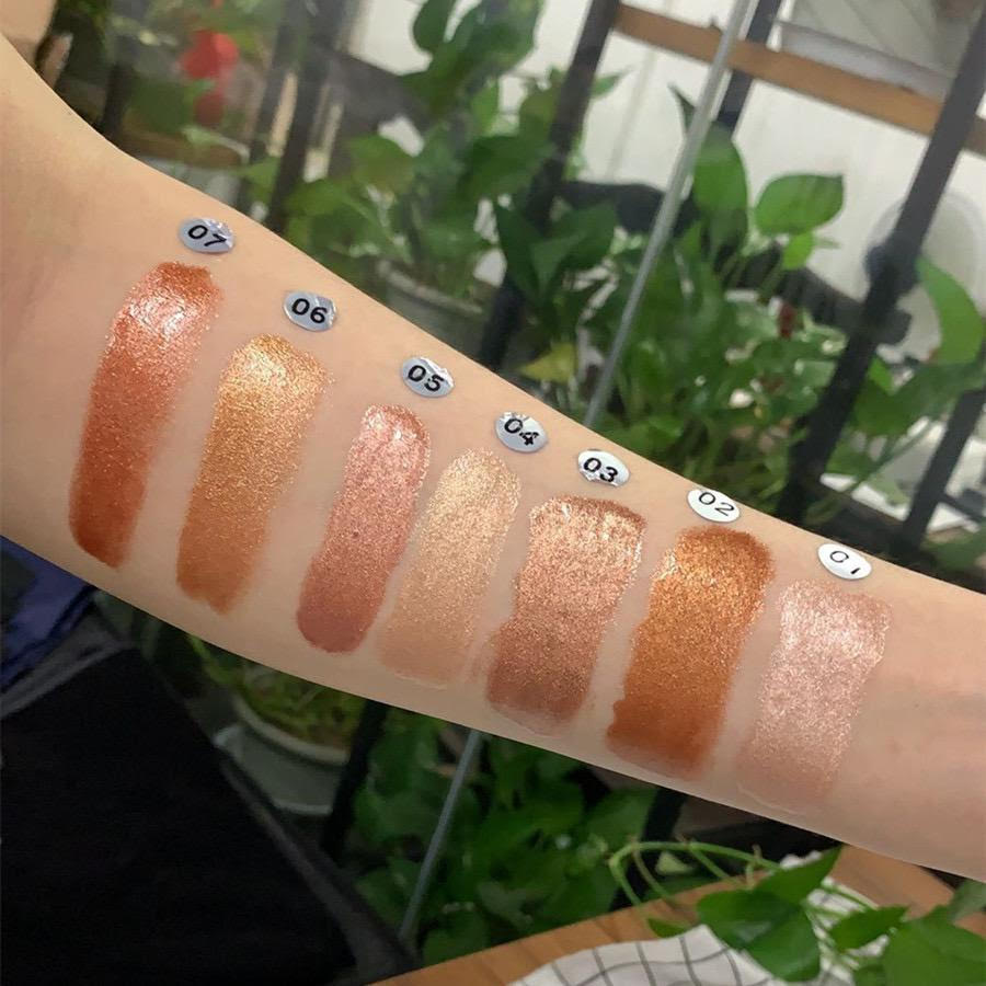 Liquid Bronzer Drops for a Dewy Glow 1