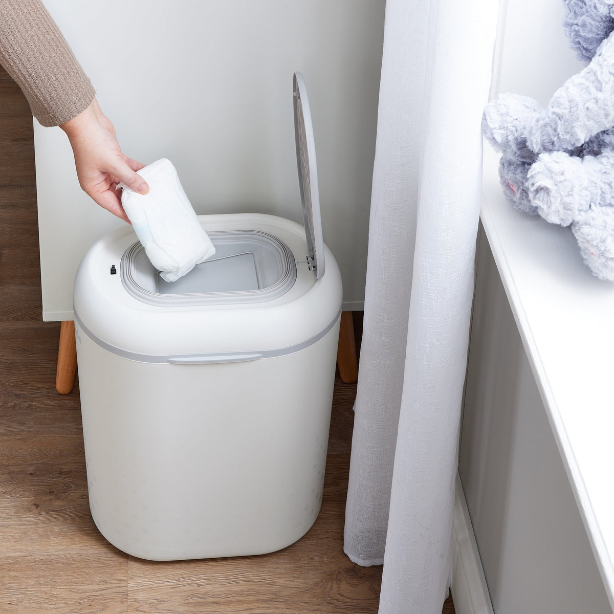 Shnuggle Eco-Touch Nappy Bin Diaper Pail 13