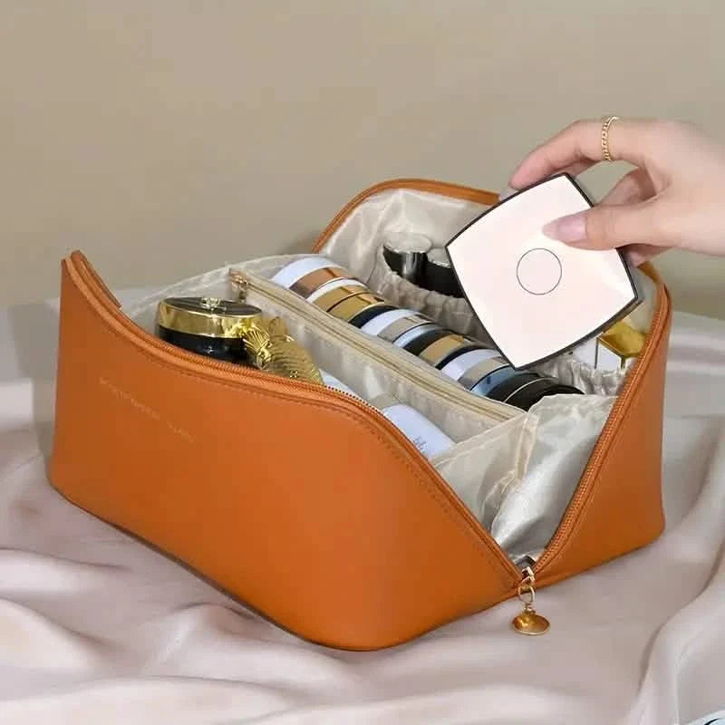 Minimalist Makeup Zipper Pouch 1