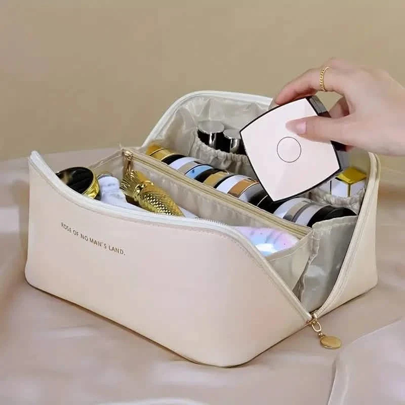 Minimalist Makeup Zipper Pouch 2