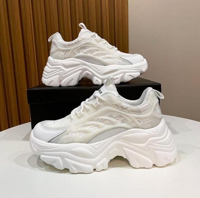 Modern Thick Platform Sneakers White Woman Vulcanize Shoes Luxury Tennis Sneakers Trainers Lace Up Fashion Comfortable Walking Footwear New Lightweight Sneakers 2