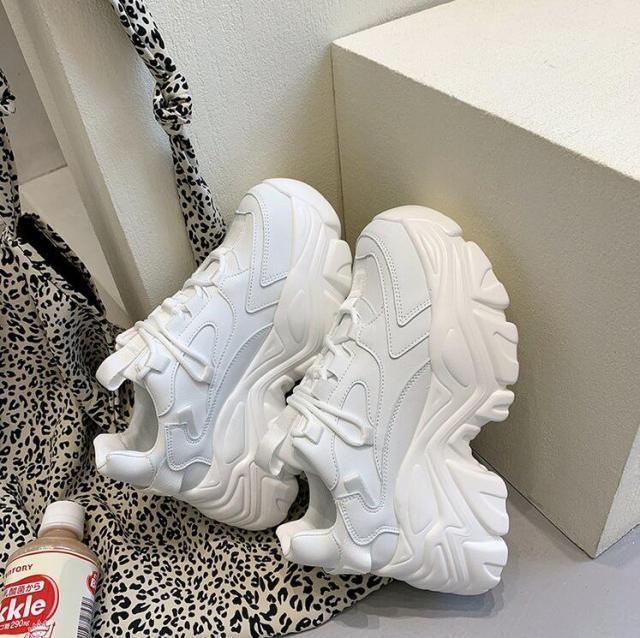 Modern Thick Platform Sneakers White Woman Vulcanize Shoes Luxury Tennis Sneakers Trainers Lace Up Fashion Comfortable Walking Footwear New Lightweight Sneakers 13