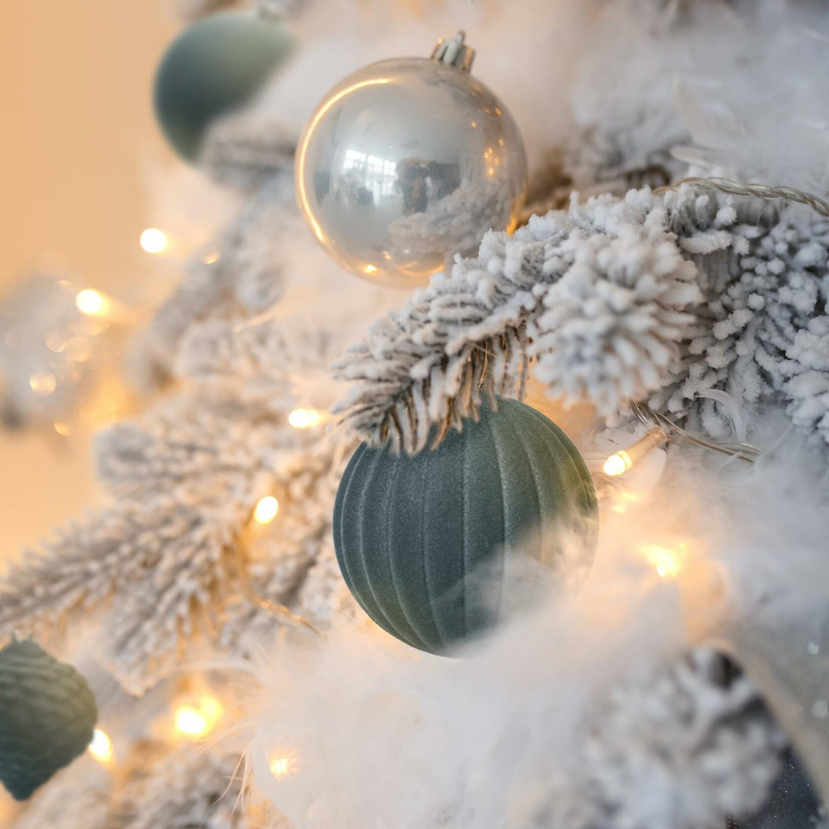 KI Store Velvet Christmas Balls Lux Gray 25pcs Flocked Xmas Tree Decor 2